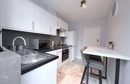 Fryent House | Home from home Retreat. 4 bedroom House with easy access to Central London