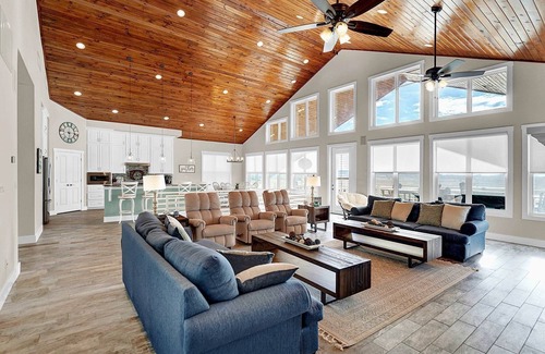 Canyon Lake House | Home in Canyon LakenFamily FriendlynBeautiful ViewnPool and Hot Tub