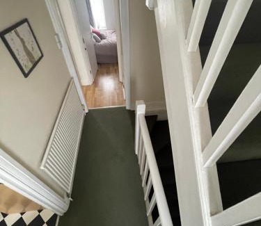 Brunswick Park Apartment | Home in London, N14 nearby Trent Park and Alexandra Palace