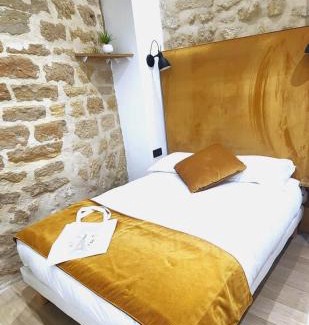 Quartier Sainte-Avoye Apartment | Home in Paris Chatelet great apt for 6px