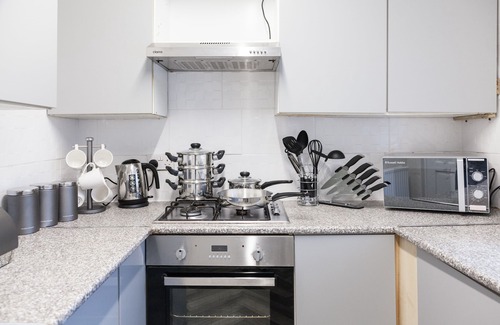 Chorlton-on-Medlock House | Home in the city. An entire home a stones throw from Manchester City Centre.