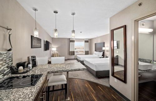 Swift Current Hotel | Home Inn & Suites - Swift Current