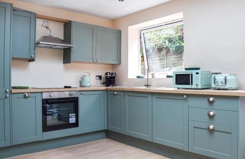 Wirral House | Home Leigh