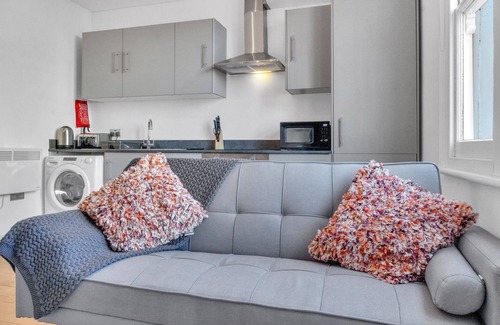 East Putney Apartment | home.ly - West London Apartments Putney