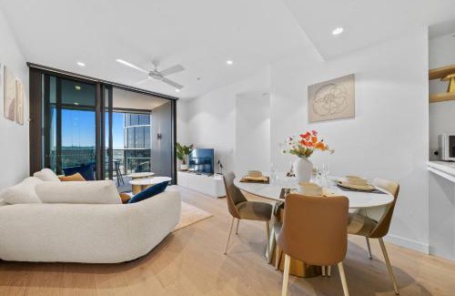 Brisbane Central Business District Apartment | Home of Clouds - Brand New Lv 33 Apartment on Star Casino BNE, Privately Managed