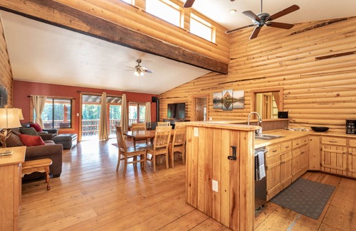 Whitefish House | Home on 16 acres w/easy trail access, hot tub & fire pits - Stillwater Mountain Lodge