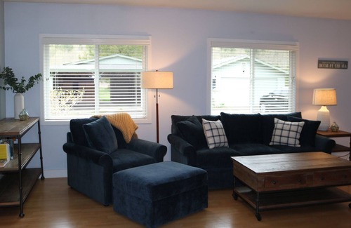 Allyn-Grapeview House | Home on 3 Acres, Fair Harbor Marina and Public Boat Launch across the street