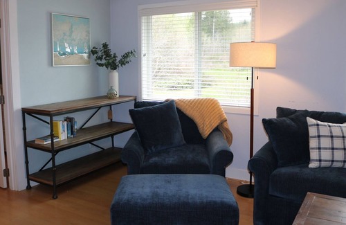 Allyn-Grapeview House | Home on 3 Acres, Fair Harbor Marina and Public Boat Launch across the street