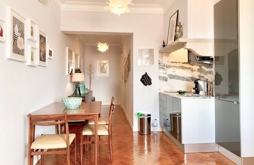 Avenida de Roma Apartment | Home Out Central Roma Apartment