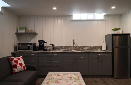 Superior House | Home Sweet Home/NEW Reno 2 BDR/10 mins to Duluth