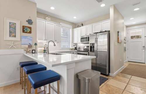 Laurel Grove House | Home w/Golf Cart on Golf Course In Baytowne Wharf!