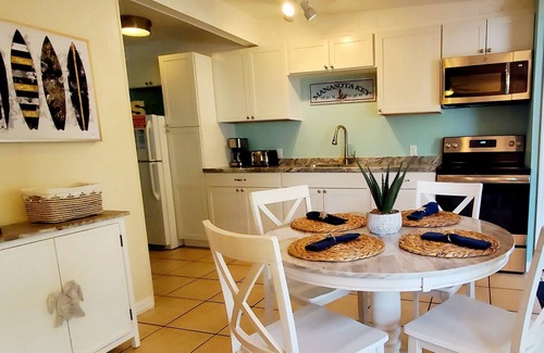 Englewood Resort | Home with adjoining Pool House! 12 Bedrooms 8 baths, TIKI Bar & Gathering room!