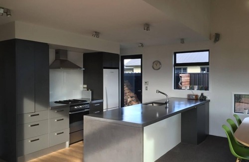 Albert Town House | Home with Beautiful Outlook