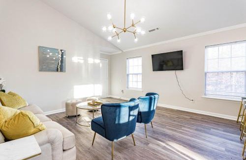 Durham House | Home with master suite 15 from RTP & Dtown Durham