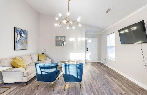 Durham House | Home with master suite 15 from RTP & Dtown Durham