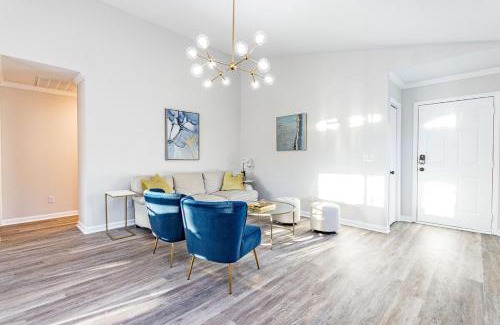 Durham House | Home with master suite 15 from RTP & Dtown Durham