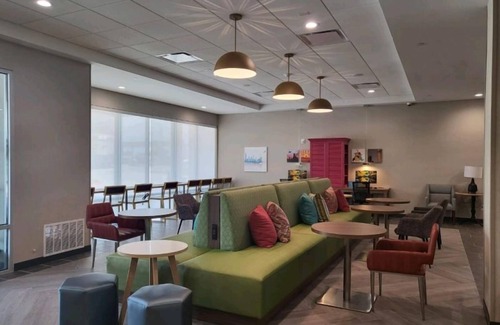 Dallas Hotel | Home2 Suites by Hilton Dallas Medical District Lovefield