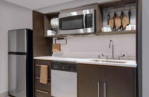 East Town Hotel | Home2 Suites by Hilton Milwaukee Downtown
