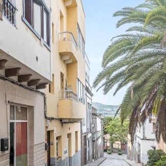 Casco Historico de Arucas Apartment | Home2Book Charming Attic Arucas Center, Terrace