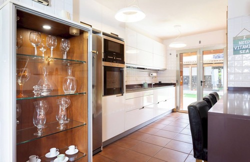Tacoronte Ski Chalet | Home2Book Spacious Family Getaway, Private Pool