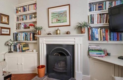 Pateley Bridge House | Homely 4 bed cottage central characterful