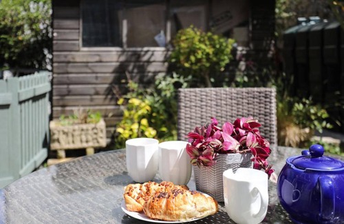 Tudweiliog House | Homely, 4-bed House Close to Stunning Beach