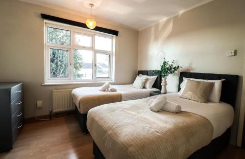 Luton Apartment | Homely Contractor House - Enjoy Free, Convenient Parking