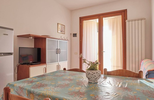 Rosapineta Apartment | Homely flat with pool-Beahost