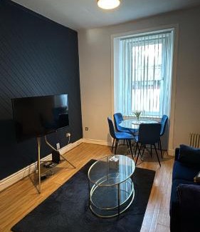 Glasgow Apartment | Homely in Hampden