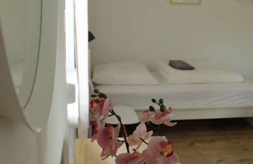 Metzingen Apartment | Homely Spacious Appartment near OUTLETS & Train