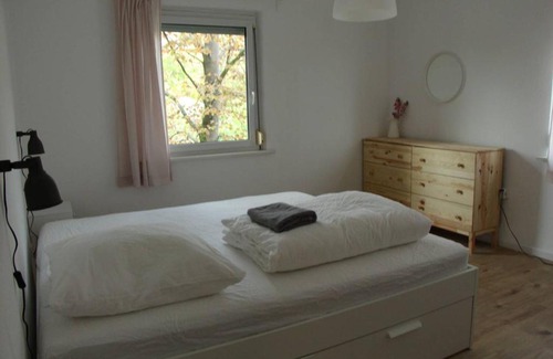 Metzingen Apartment | Homely Spacious Appartment near OUTLETS & Train