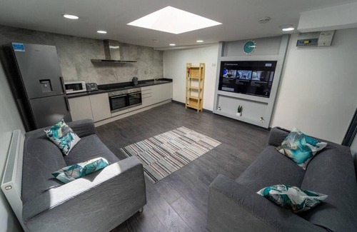 Birmingham Apartment | Homely Studio Next to City Centre