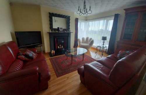 Articlave House | HOMELY YELLOW BUNGALOW -Articlave-near Castlerock