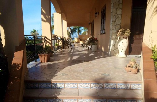 Agrigento Apartment | Homerez - 200 m away from the beach! Appartement for 6 ppl. with shared pool