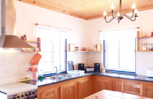 Baixa House | Homerez - Amazing house for 4 ppl. with sea view, garden and terrace at Baixa