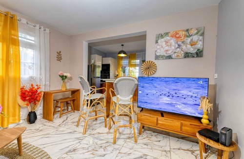 Pointe-Noire Apartment | Homerez - Apartment Pointe-Noire