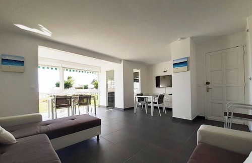 Sainte-Anne Apartment | Homerez - Apartment in Sainte-Anne