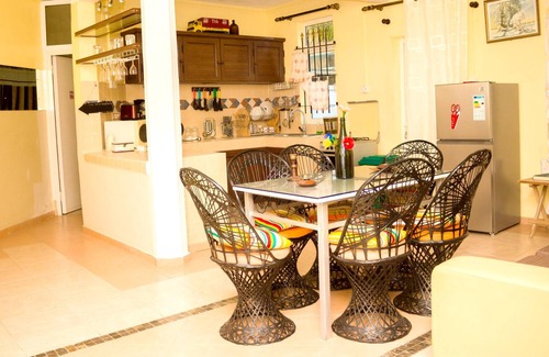 Pereybere Apartment | Homerez - Appartement 600 m away from the beach for 4 ppl. with shared pool