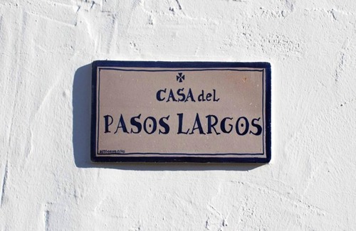 Estepa House | Homerez - Beautiful house for 3 ppl. with shared pool and terrace at Estepa