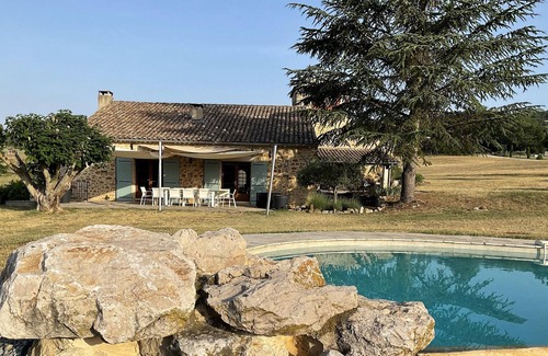 Saint Maime Villa | Homerez - Big villa for 12 ppl. with swimming-pool and terrace at Saint-Maime