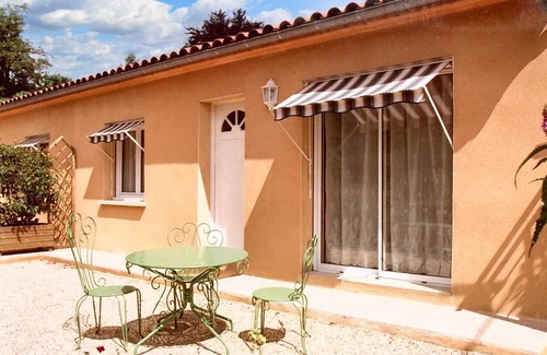 Sarlat-la-Caneda Villa | Homerez - Charming Villa with garden in Sarlat-la-Canéda