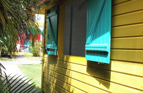 Sainte-Rose House | Homerez - Charming House in Sainte-Rose with Pool