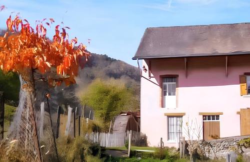 Chirens House | Homerez - Charming House in Chirens with Enclosed Garden