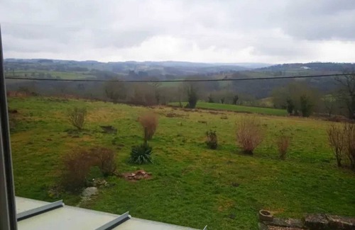 Chenerailles - Auzances - Bellegarde et Haut Pays Marchois House | Homerez - Cozy House Near Charron with Garden