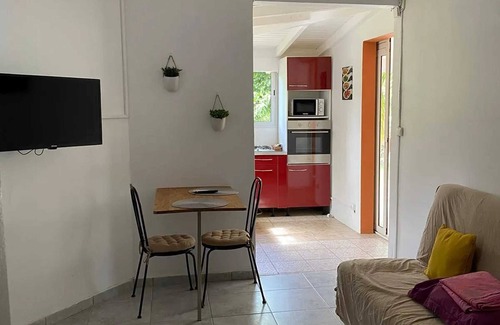 L'Houezel House | Homerez - Cozy house with terrace in Le Gosier 40 m²
