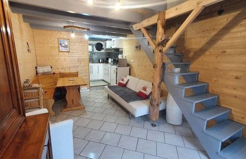 Ax-les-Thermes Ski Chalet | Homerez - Enchanting Chalet in Ax-les-Thermes, pool