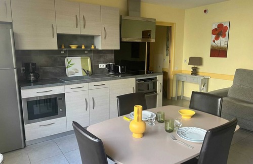 La Ferriere-aux-Etangs Apartment | Homerez - Modern apartment in La Ferrière-aux-Étangs 55 m² with jacuzzi