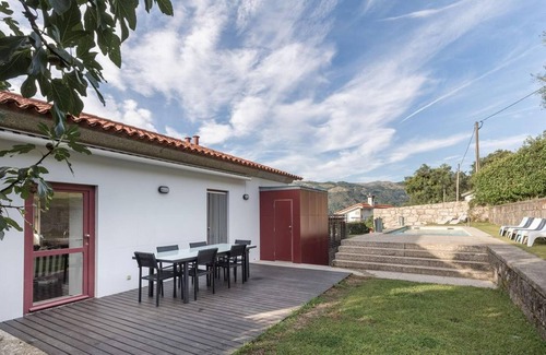 Vilar House | Homerez - House for 6 ppl. with swimming-pool, garden and terrace at Travassós