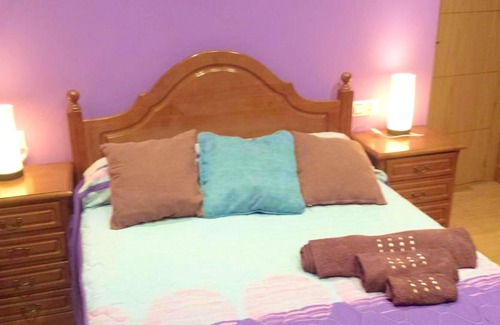 A Lama House | Homerez - House for 8 ppl. with swimming-pool, jacuzzi and garden at Pontevedra
