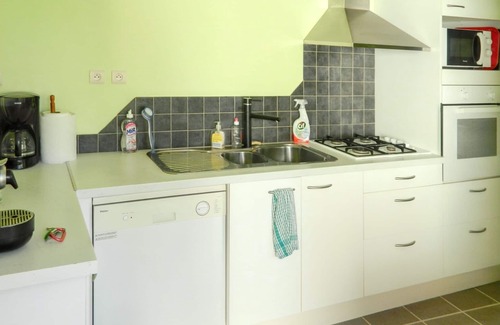 Le Verdon-sur-Mer House | Homerez - House Le Verdon + Private Garden